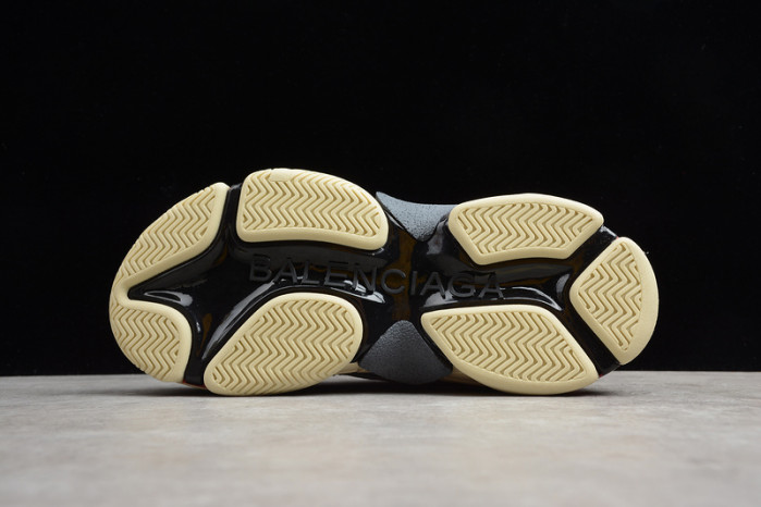 Ba*len*cia*ga triple s w09o5 9030