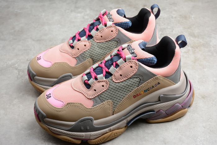 Ba*len*cia*ga triple s w09o5 9029