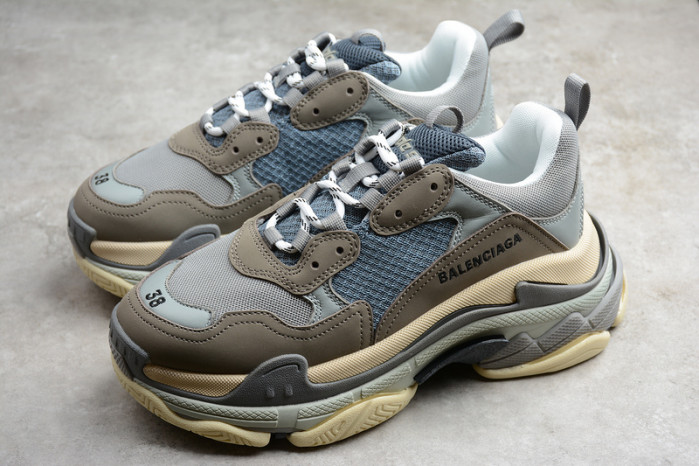 Ba*len*cia*ga triple s w09o5 9021