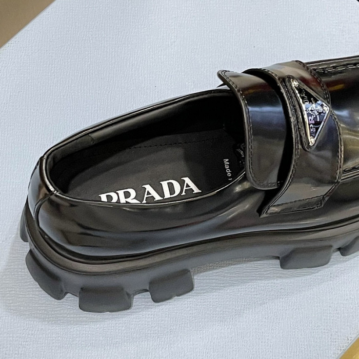 pra*a loafers p025