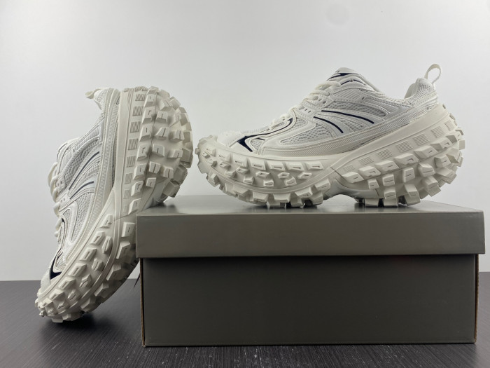 Ba*len*cia*ga defender trainers w2raa 9110