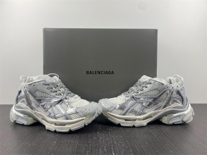 Ba*len*cia*ga runner w3rbl 8100