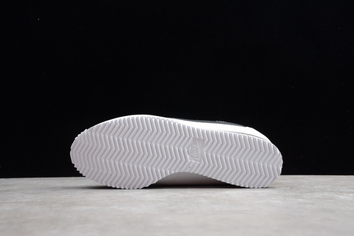 nike classic cortez white black 807471-101