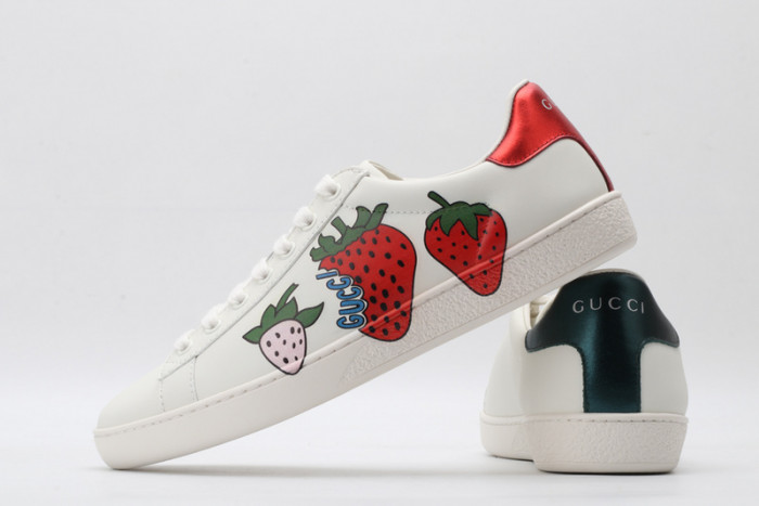 g*u*i ace embroidered low-top sneaker g102