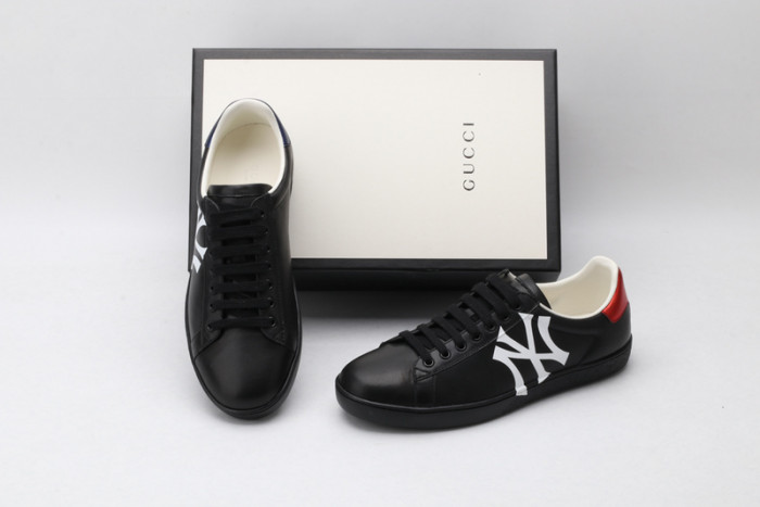 g*u*i ace embroidered low-top sneaker g103