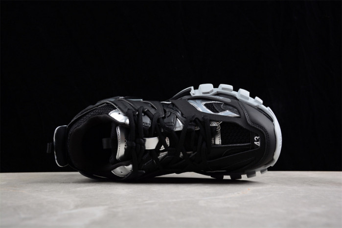 Ba*len*cia*ga track w2fsc 1081