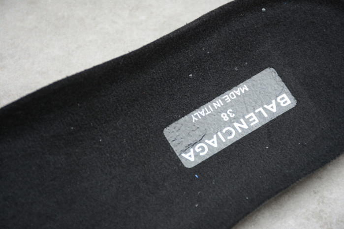 Ba*len*cia*ga triple s w09o5 9028