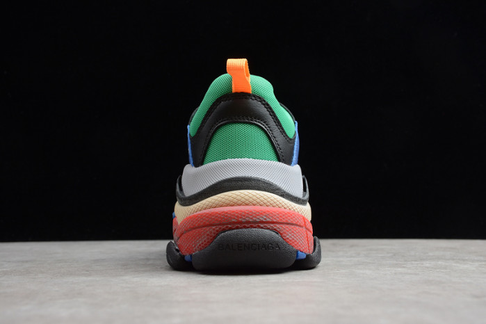 Ba*len*cia*ga triple s w09o5 9028