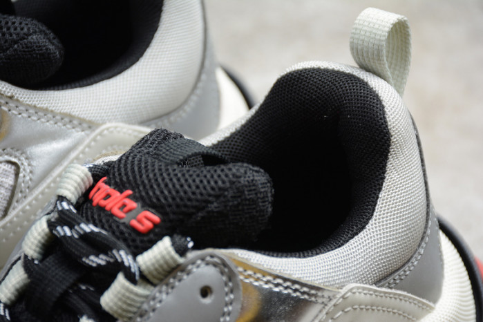 Ba*len*cia*ga triple s w09o5 9027