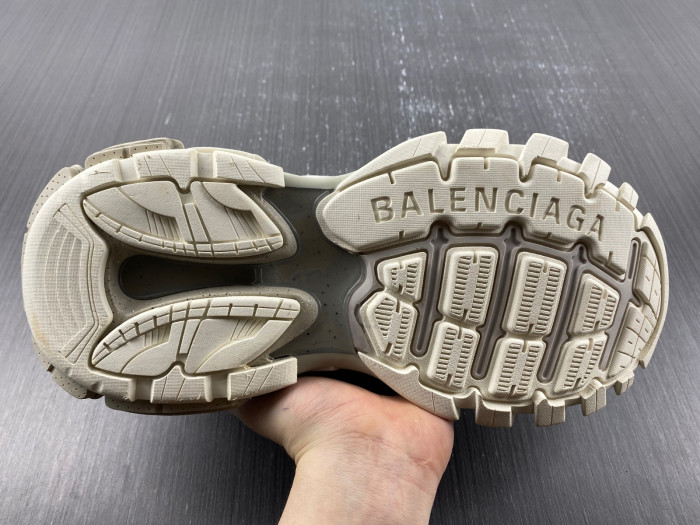 Ba*len*cia*ga track w3fe4 9697