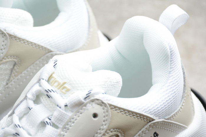 Ba*len*cia*ga triple s w09o5 9024