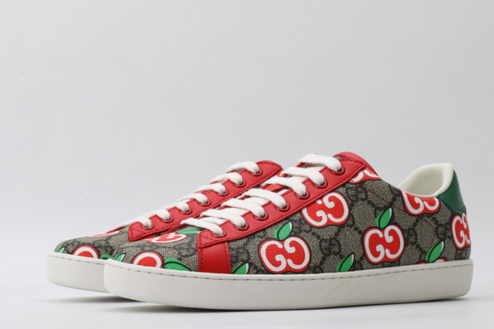 g*u*i ace embroidered low-top sneaker e2319
