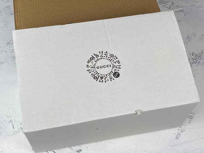 g*u*i ace embroidered low-top sneaker e2271