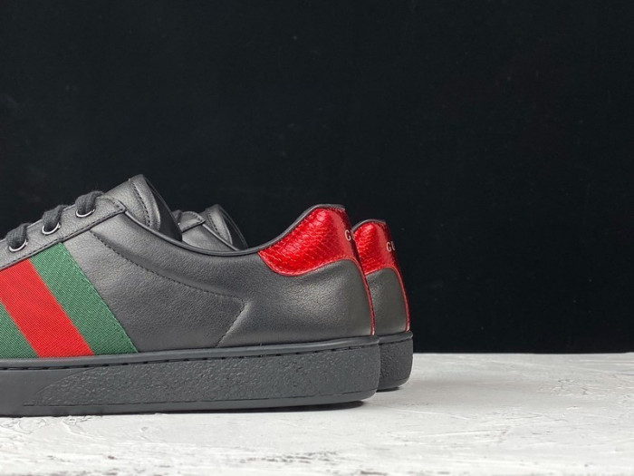 g*u*i ace embroidered low-top sneaker e2271