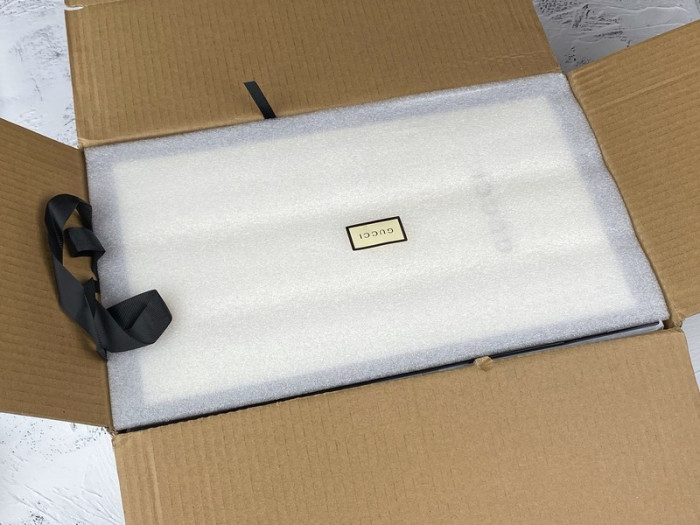 g*u*i ace embroidered low-top sneaker e2273