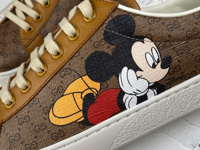 g*u*i ace embroidered low-top sneaker e2273