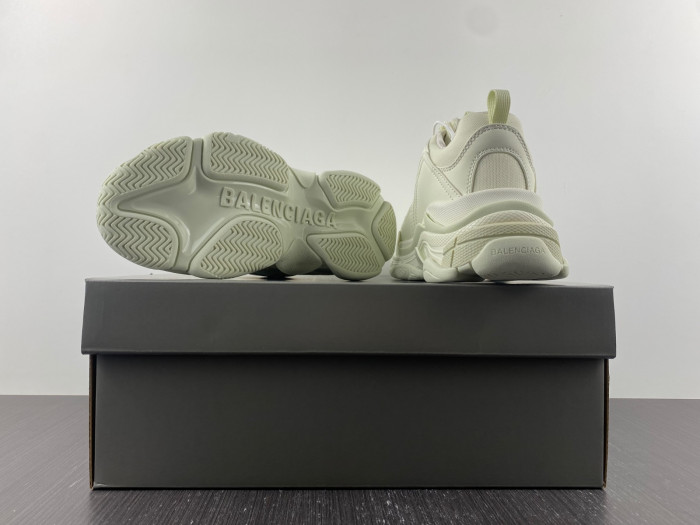 Ba*len*cia*ga triple s sneaker w2cr5 9001