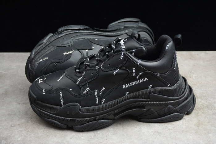 Ba*len*cia*ga triple s triple black tt2591