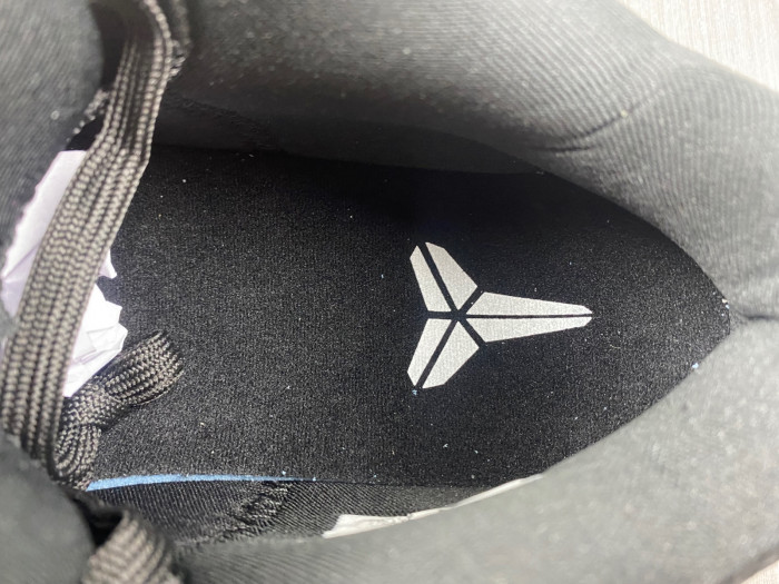 nike kobe 4 protro “black gold” fq3544-001