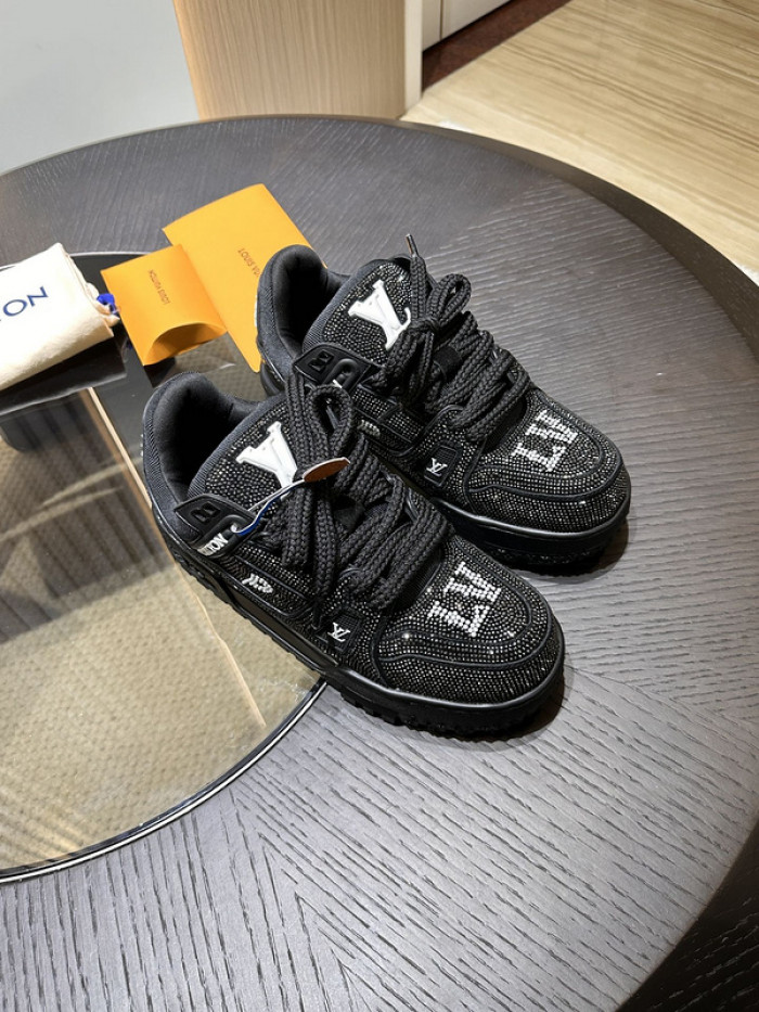 l0vt maxx sneakers