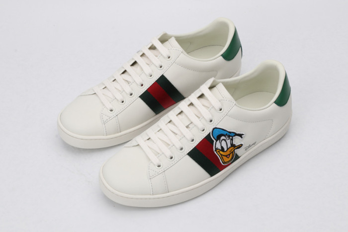 g*u*i ace embroidered low-top sneaker e2328