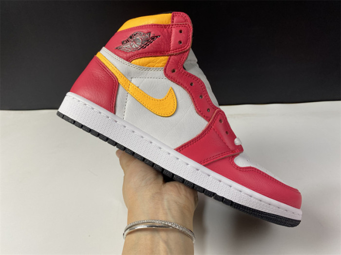 air jordan 1 high og“light fusion red” 555088-603