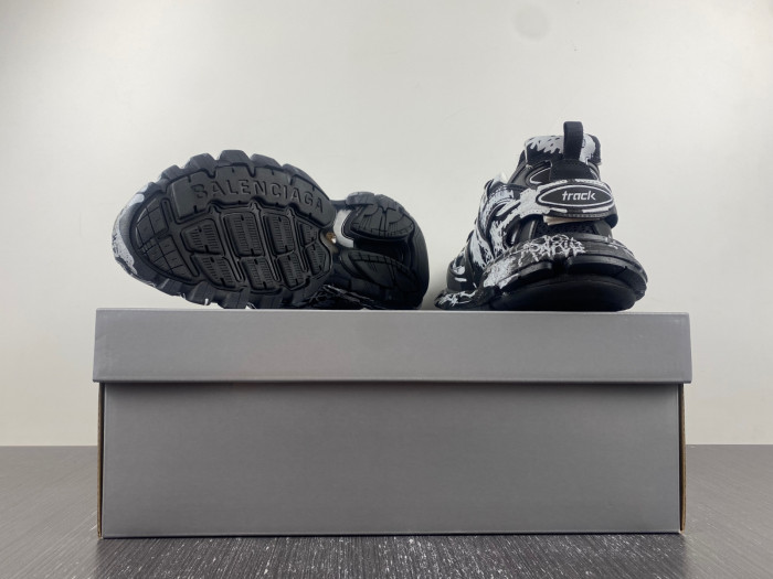 Ba*len*cia*ga track w3rra 1090