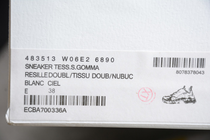 Ba*len*cia*ga triple s w09o5 9025