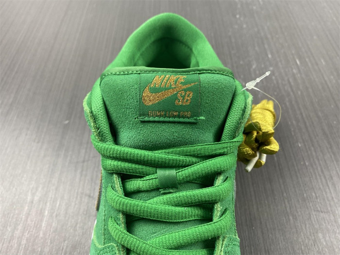 nike sb dunk low pro st. patrick