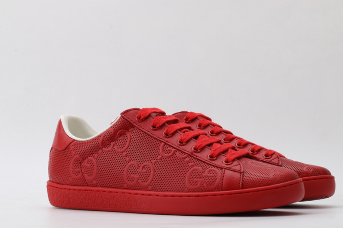 g*u*i ace embroidered low-top sneaker e2333