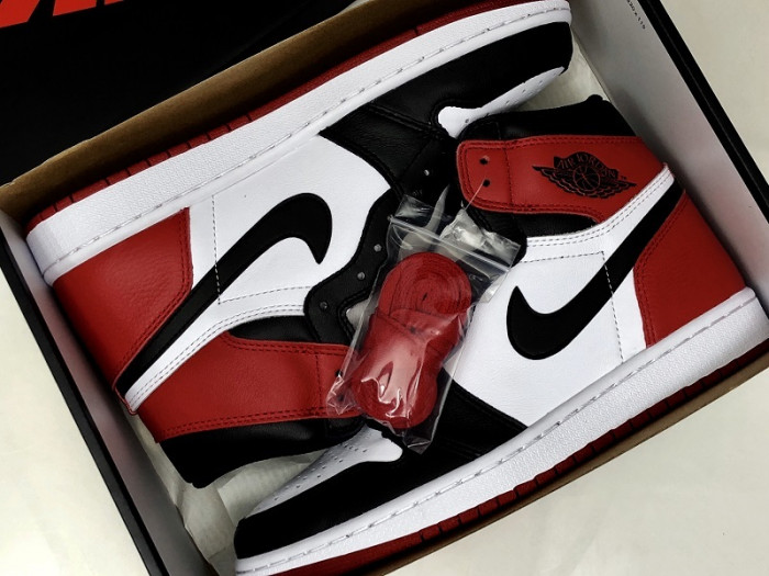 air jordan 1 retro high og black toe 555088-125